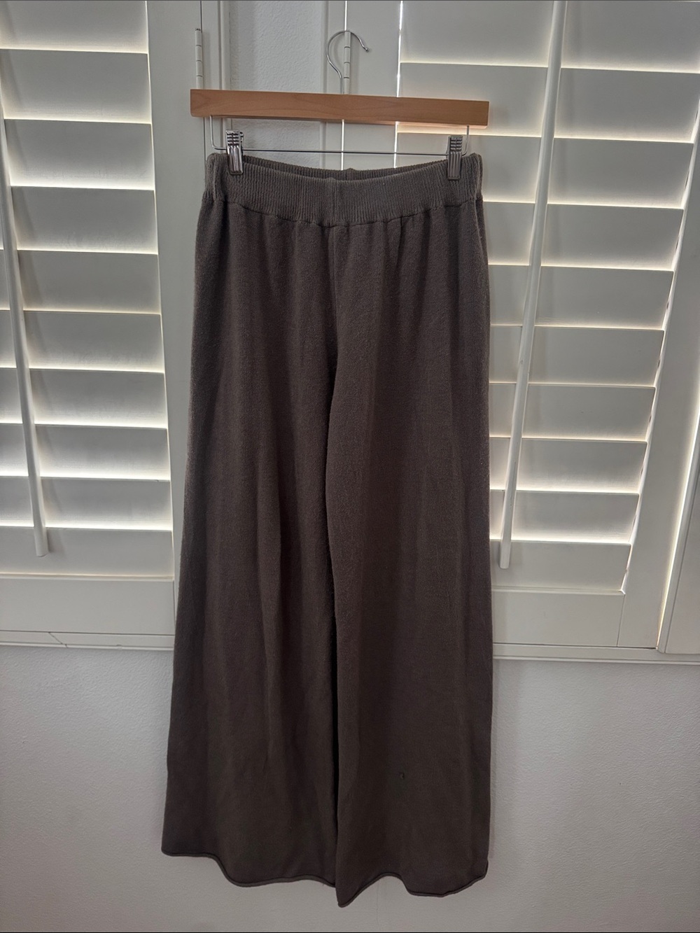 Relaxed Wide Leg Knit Pants — Dark Brown/Gray